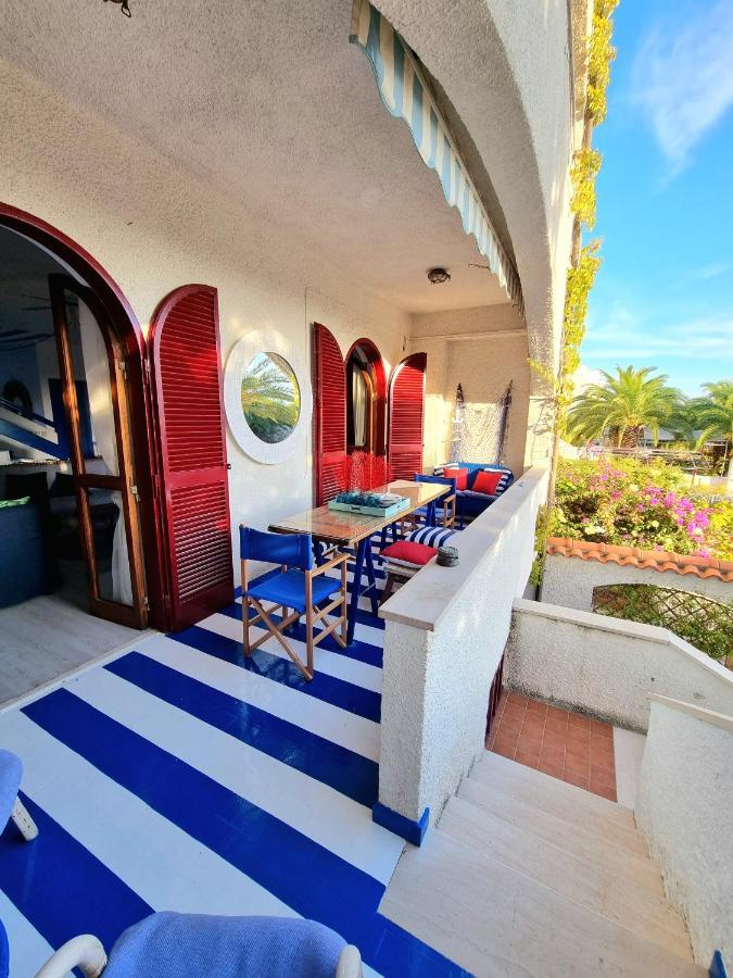Vista Mare Su Tre Piani Con Giardino Villa Falerna Eksteriør bilde